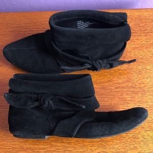 Flat Suede Boots Bow Detail 7.5